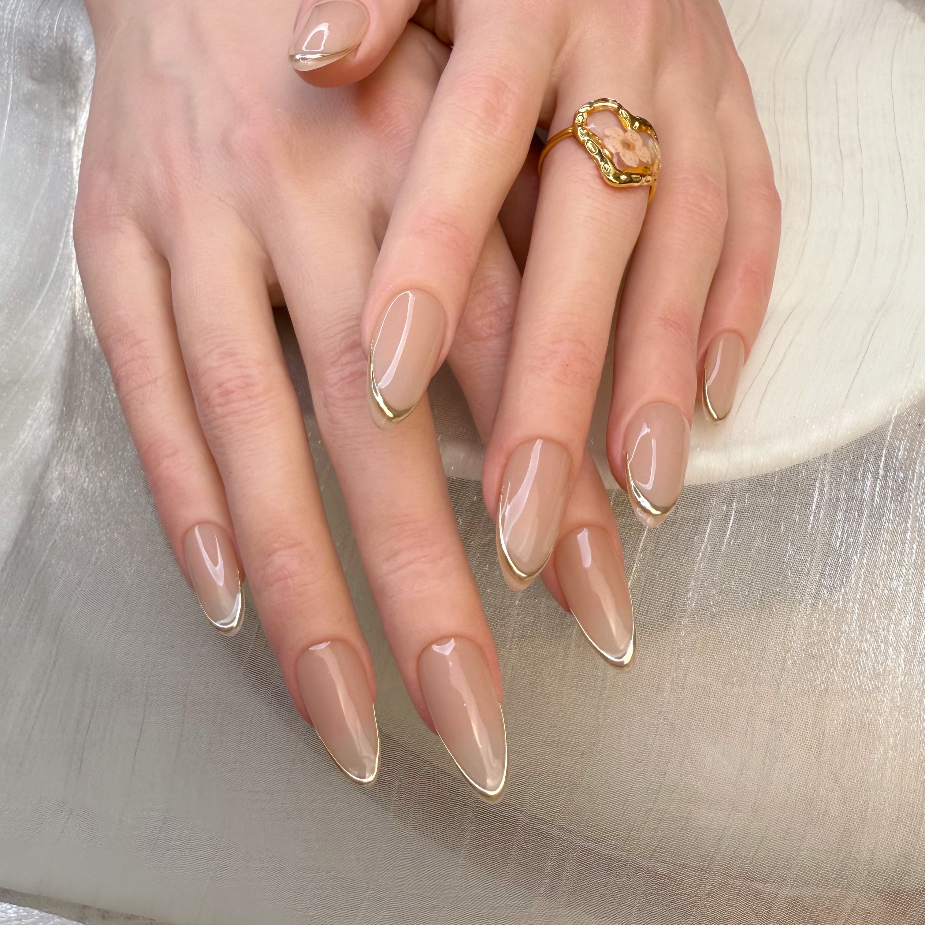 Classic Lady - Medium Almond