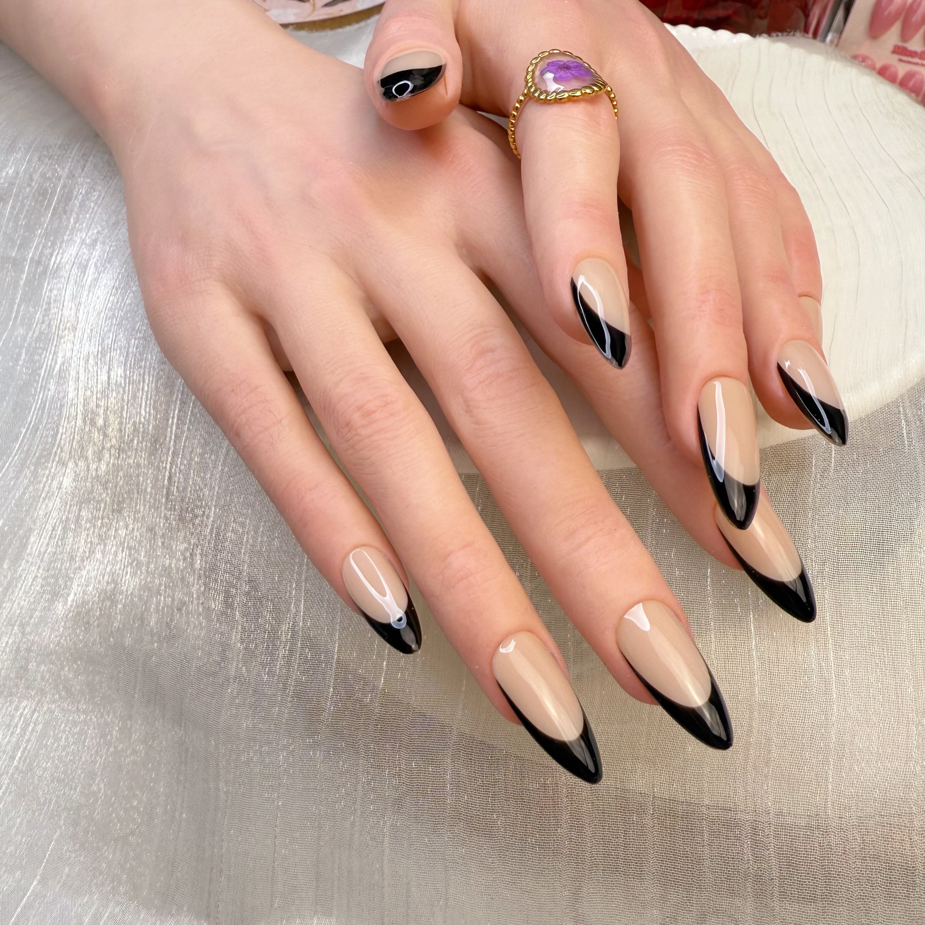 Black French Tip (Medium Almond)