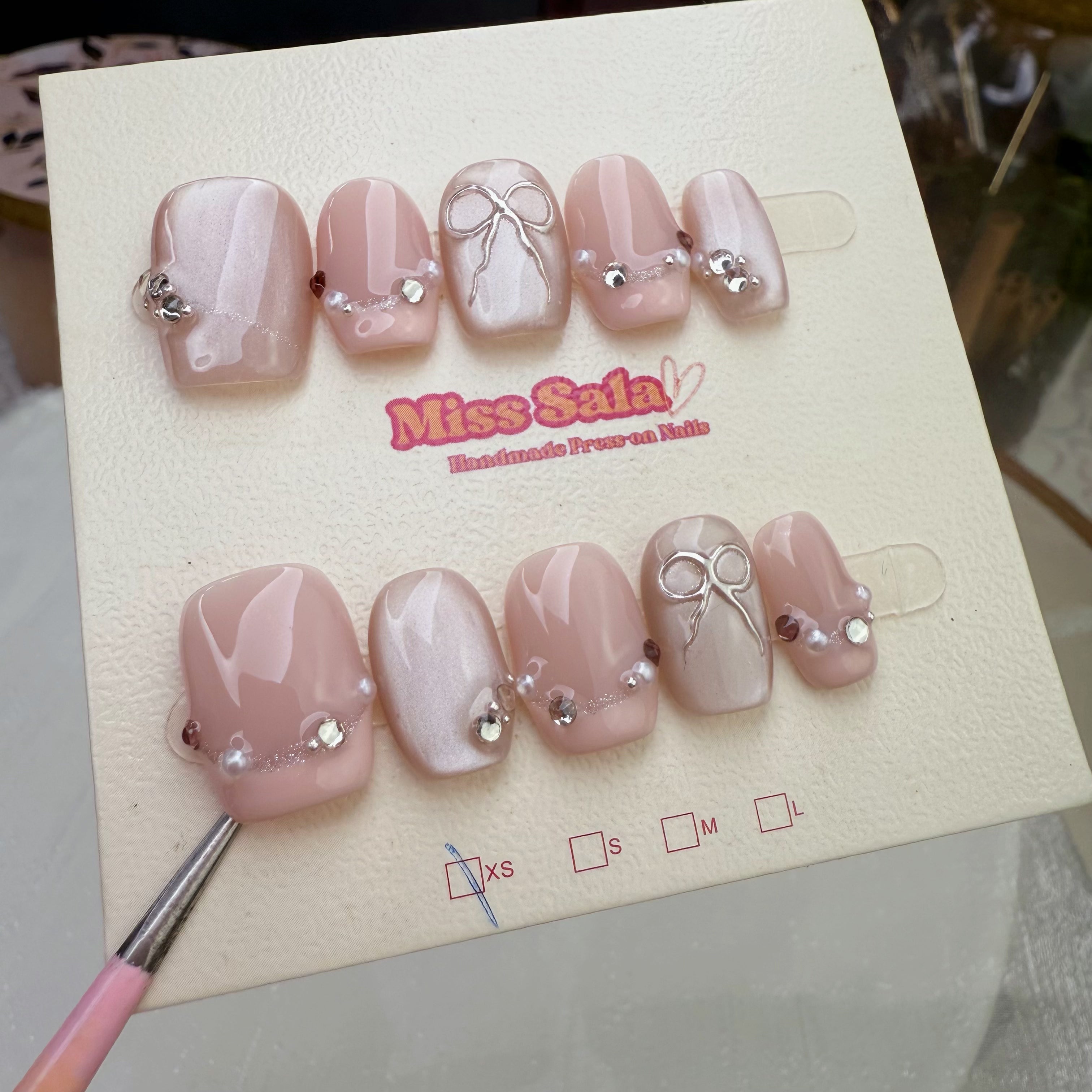Glazed Bow & Pearls