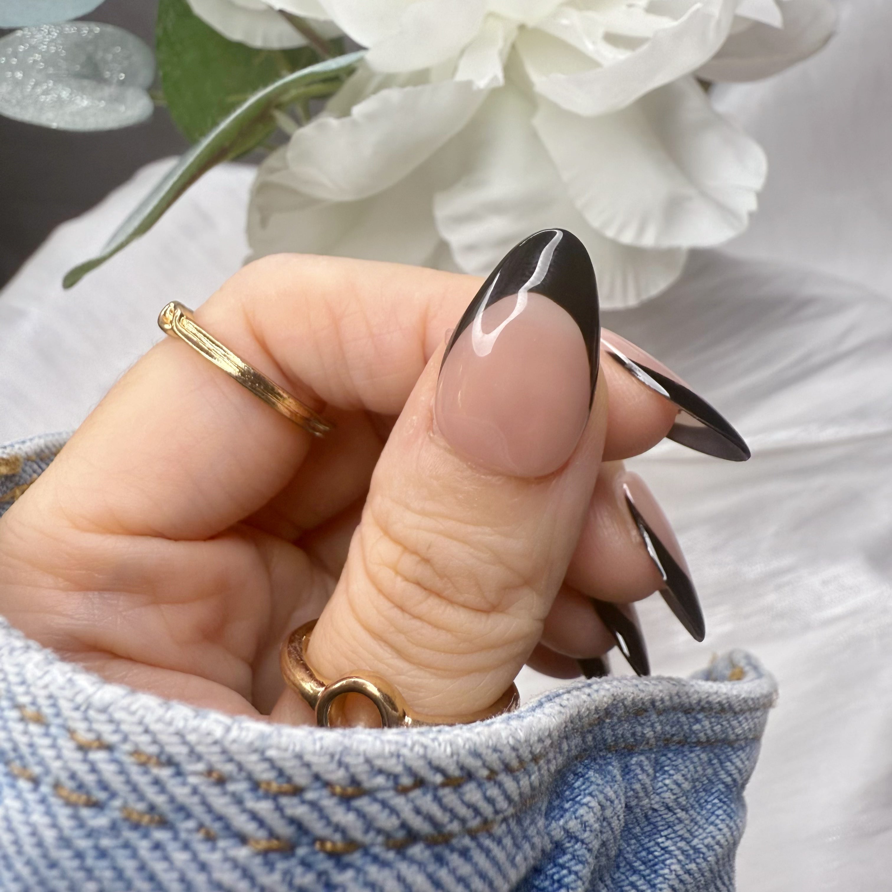 Black French Tip( Short Almond)