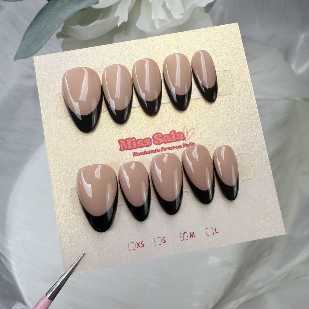 Black French Tip( Short Almond)